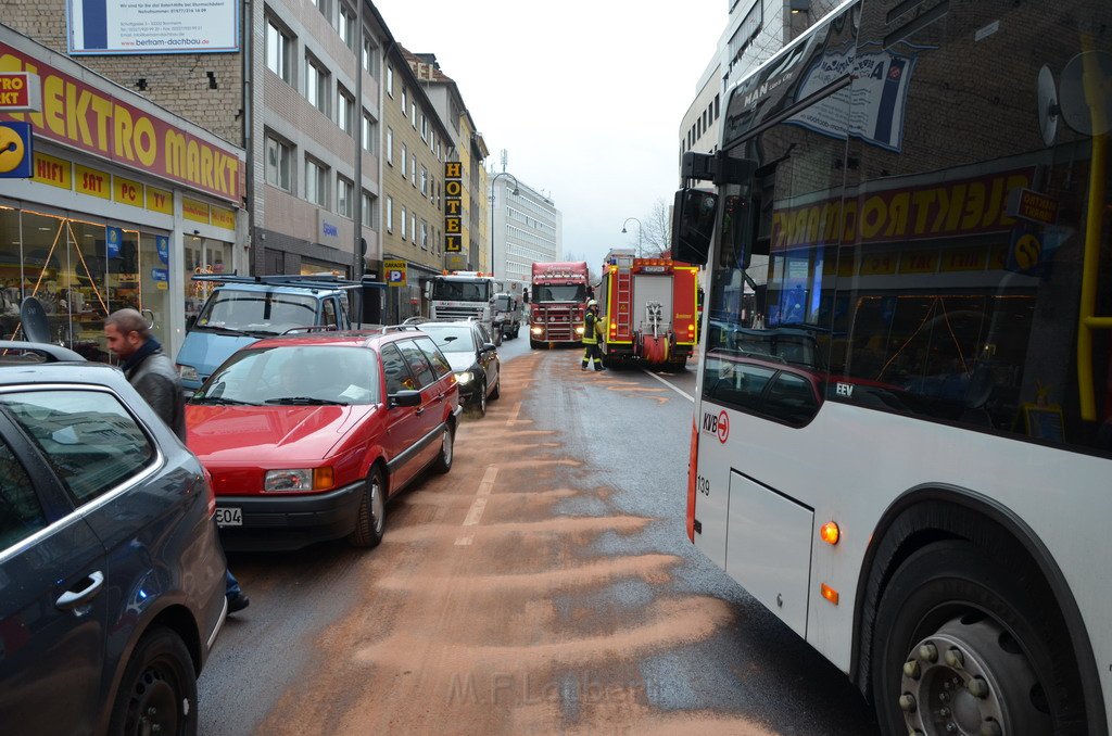 Stadtbus fing Feuer Koeln Muelheim Frankfurterstr Wiener Platz P290.JPG